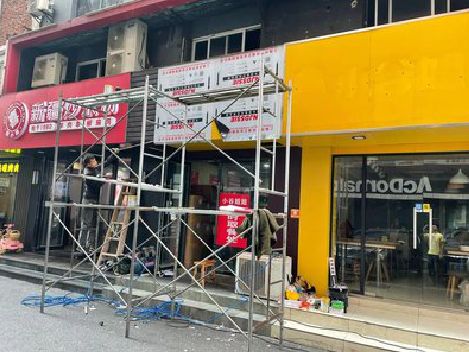 淅川制作广告招牌如何避免它发黄？